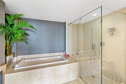 Condominio en venta en Miami, Florida, 2 dormitorios, 134.71 m2 № 2181119 - foto 17