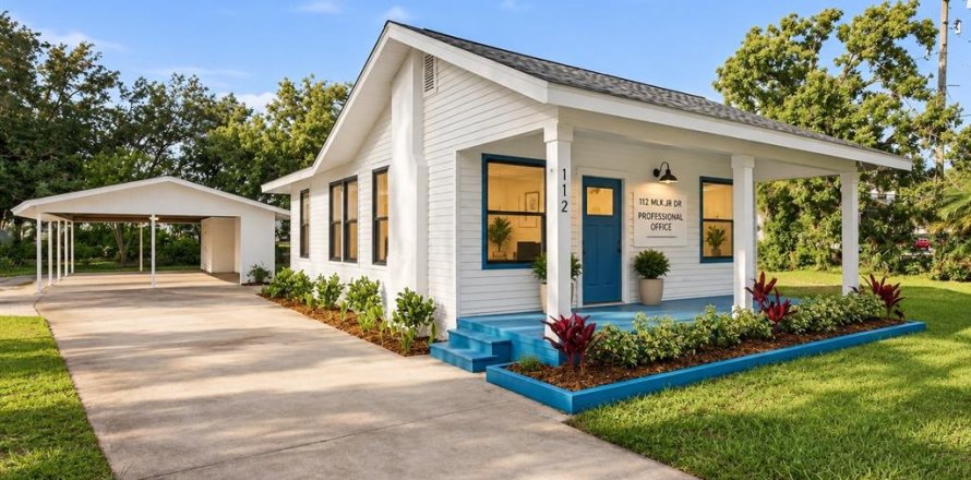 Commercial property in Tarpon Springs, Florida 96.25 sq.m. № 2351827