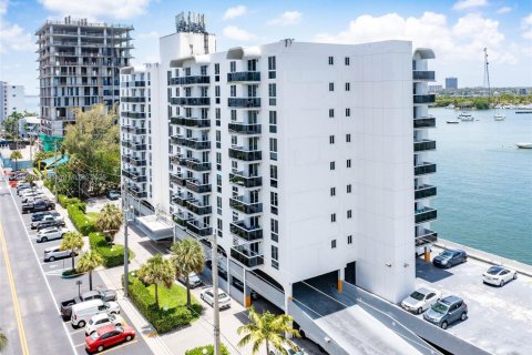 Купить кондоминиум в Норт-Бей-Виллидж, Флорида 1 спальня, 70.61м2, № 1931248 - фото 10