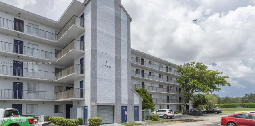 Condo in Miramar, Florida, 2 bedrooms № 1882301