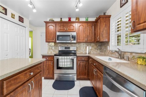 Casa en venta en Tampa, Florida, 4 dormitorios, 202.62 m2 № 2314458 - foto 18