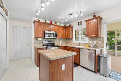 Casa en venta en Tampa, Florida, 4 dormitorios, 202.62 m2 № 2314458 - foto 20