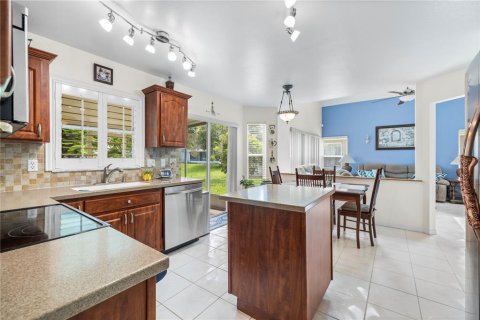 Casa en venta en Tampa, Florida, 4 dormitorios, 202.62 m2 № 2314458 - foto 17
