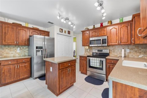 Casa en venta en Tampa, Florida, 4 dormitorios, 202.62 m2 № 2314458 - foto 19