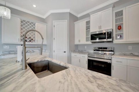 Купить виллу или дом в Сарасота, Флорида 11 комнат, 224.92м2, № 1915709 - фото 28