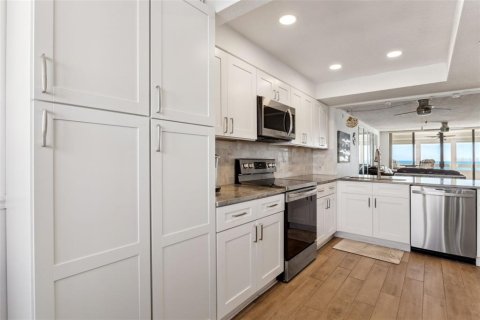 Copropriété à vendre à Redington Shores, Floride: 2 chambres, 108.23 m2 № 2360903 - photo 10