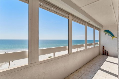 Copropriété à vendre à Redington Shores, Floride: 2 chambres, 108.23 m2 № 2360903 - photo 24
