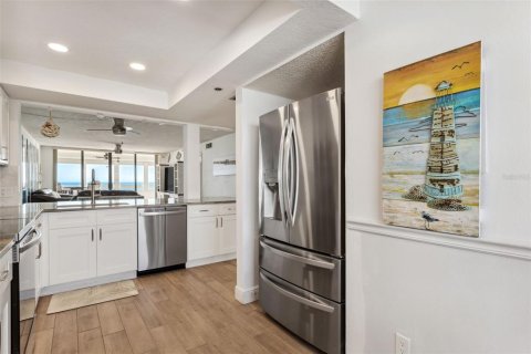 Copropriété à vendre à Redington Shores, Floride: 2 chambres, 108.23 m2 № 2360903 - photo 9