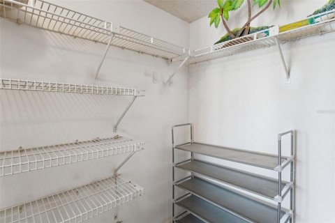 Copropriété à vendre à Redington Shores, Floride: 2 chambres, 108.23 m2 № 2360903 - photo 23