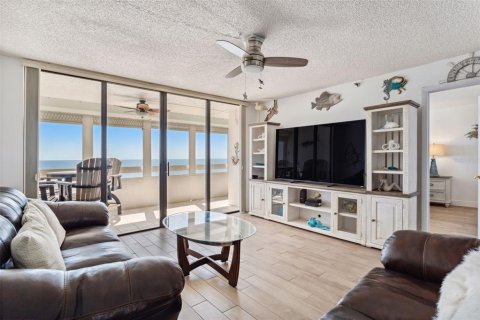 Copropriété à vendre à Redington Shores, Floride: 2 chambres, 108.23 m2 № 2360903 - photo 12