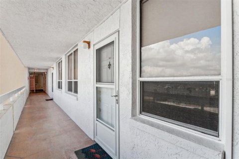 Copropriété à vendre à Redington Shores, Floride: 2 chambres, 108.23 m2 № 2360903 - photo 3
