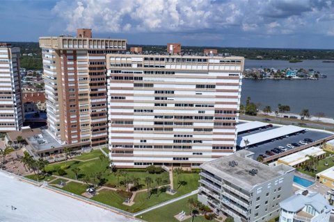 Copropriété à vendre à Redington Shores, Floride: 2 chambres, 108.23 m2 № 2360903 - photo 27