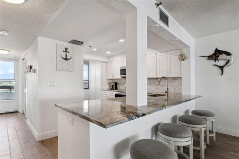 Copropriété à vendre à Redington Shores, Floride: 2 chambres, 108.23 m2 № 2360903 - photo 6