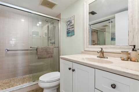 Copropriété à vendre à Redington Shores, Floride: 2 chambres, 108.23 m2 № 2360903 - photo 22