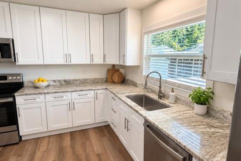 Villa ou maison à louer à Riverview, Floride: 3 chambres, 102.56 m2 № 2395786 - photo 6