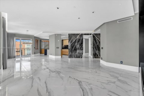 Condo in Miami Beach, Florida, 4 bedrooms  № 1970219 - photo 4