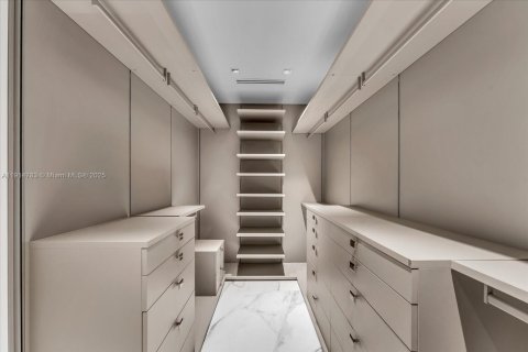 Condo in Miami Beach, Florida, 4 bedrooms  № 1970219 - photo 24