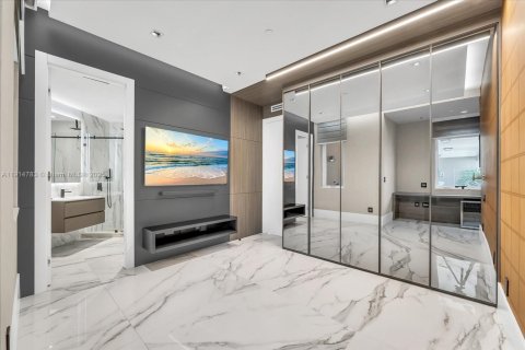 Condo in Miami Beach, Florida, 4 bedrooms  № 1970219 - photo 28