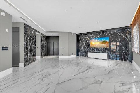 Condo in Miami Beach, Florida, 4 bedrooms  № 1970219 - photo 5
