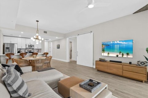 Condo in Sarasota, Florida, 2 bedrooms № 2238958 - photo 4