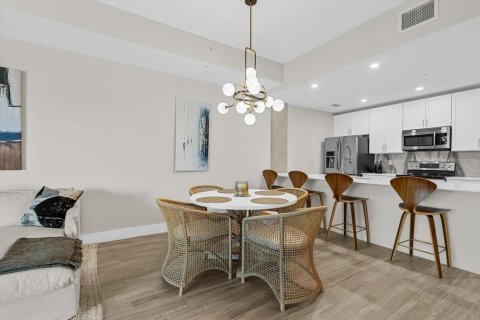 Condo in Sarasota, Florida, 2 bedrooms № 2238958 - photo 7