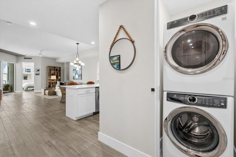 Condo in Sarasota, Florida, 2 bedrooms № 2238958 - photo 14