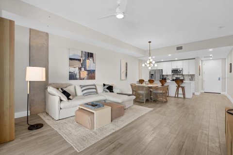Condo in Sarasota, Florida, 2 bedrooms № 2238958 - photo 3