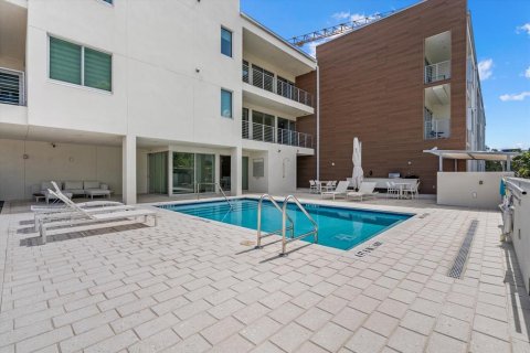Condo in Sarasota, Florida, 2 bedrooms № 2238958 - photo 2