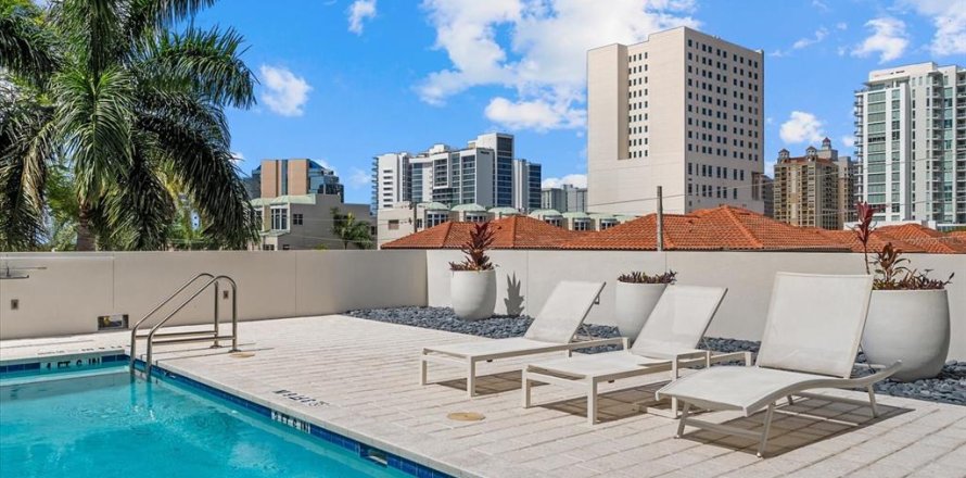 Condo in Sarasota, Florida, 2 bedrooms № 2238958