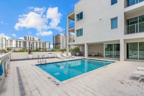 Condo in Sarasota, Florida, 2 bedrooms № 2238958 - photo 30