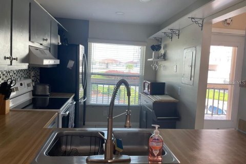 Condominio en venta en Saint Petersburg, Florida, 2 dormitorios, 82.68 m2 № 2306815 - foto 8