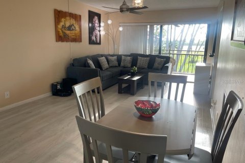 Condominio en venta en Saint Petersburg, Florida, 2 dormitorios, 82.68 m2 № 2306815 - foto 11