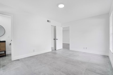 Condo in Lake Worth, Florida, 2 bedrooms  № 2188591 - photo 20