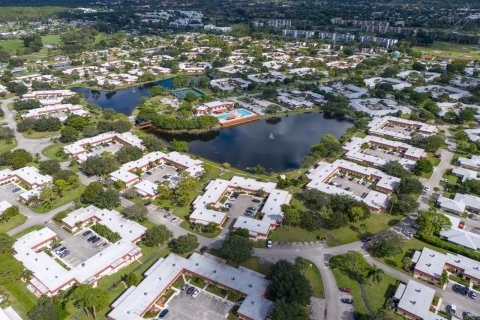 Condo in Lake Worth, Florida, 2 bedrooms  № 2188591 - photo 26