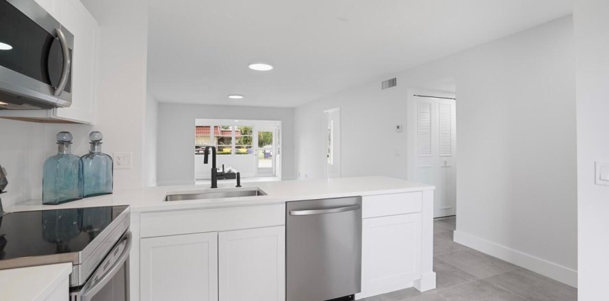 Condo in Lake Worth, Florida, 2 bedrooms  № 2188591