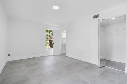 Condo in Lake Worth, Florida, 2 bedrooms  № 2188591 - photo 19