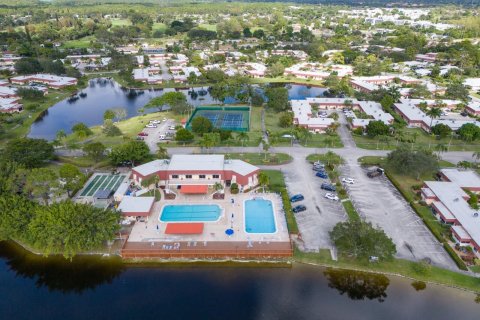 Condo in Lake Worth, Florida, 2 bedrooms  № 2188591 - photo 24