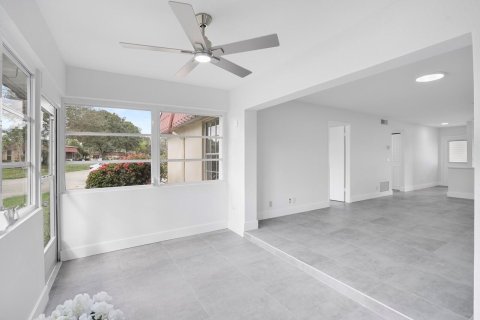 Condo in Lake Worth, Florida, 2 bedrooms  № 2188591 - photo 5