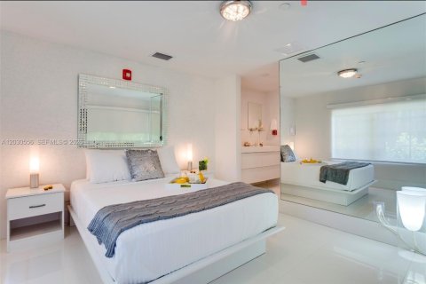 Propiedad comercial en venta en Miami Beach, Florida, 237.64 m2 № 2178916 - foto 16
