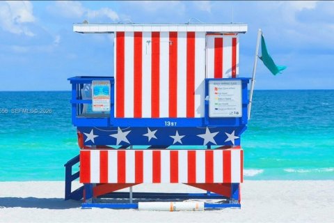 Propiedad comercial en venta en Miami Beach, Florida, 237.64 m2 № 2178916 - foto 4