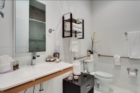 Propiedad comercial en venta en Miami Beach, Florida, 237.64 m2 № 2178916 - foto 15