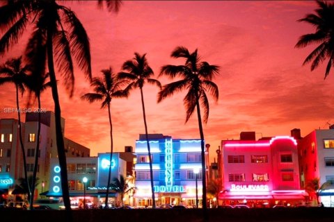 Propiedad comercial en venta en Miami Beach, Florida, 237.64 m2 № 2178916 - foto 20