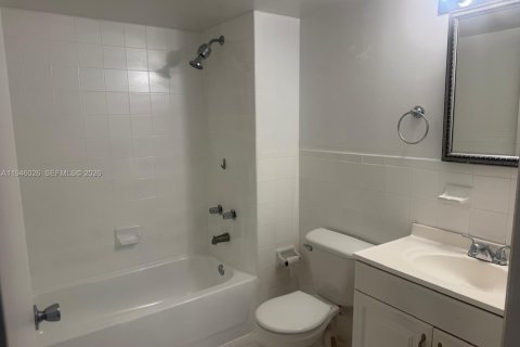 Copropriété à vendre à Miami, Floride: 3 chambres, 97.55 m2 № 2003440 - photo 15