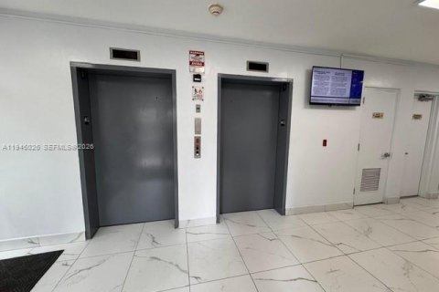 Copropriété à vendre à Miami, Floride: 3 chambres, 97.55 m2 № 2003440 - photo 21