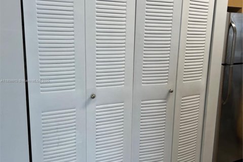 Купить кондоминиум в Холливуд, Флорида 2 спальни, 104.98м2, № 1961320 - фото 11