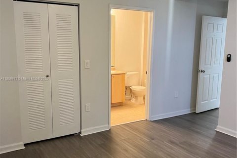 Купить кондоминиум в Холливуд, Флорида 2 спальни, 104.98м2, № 1961320 - фото 16