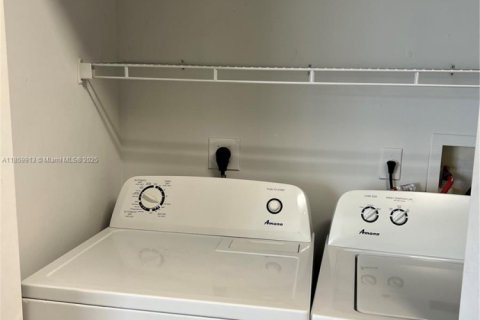 Купить кондоминиум в Холливуд, Флорида 2 спальни, 104.98м2, № 1961320 - фото 12