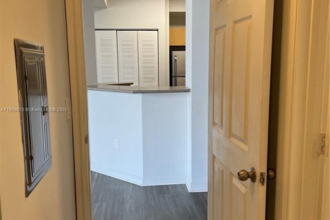 Купить кондоминиум в Холливуд, Флорида 2 спальни, 104.98м2, № 1961320 - фото 6