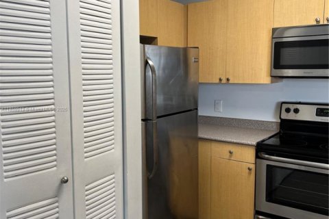 Купить кондоминиум в Холливуд, Флорида 2 спальни, 104.98м2, № 1961320 - фото 8