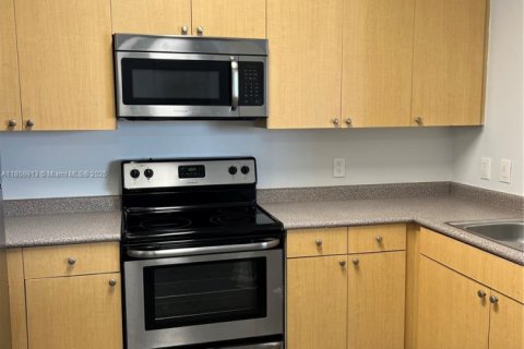 Купить кондоминиум в Холливуд, Флорида 2 спальни, 104.98м2, № 1961320 - фото 9